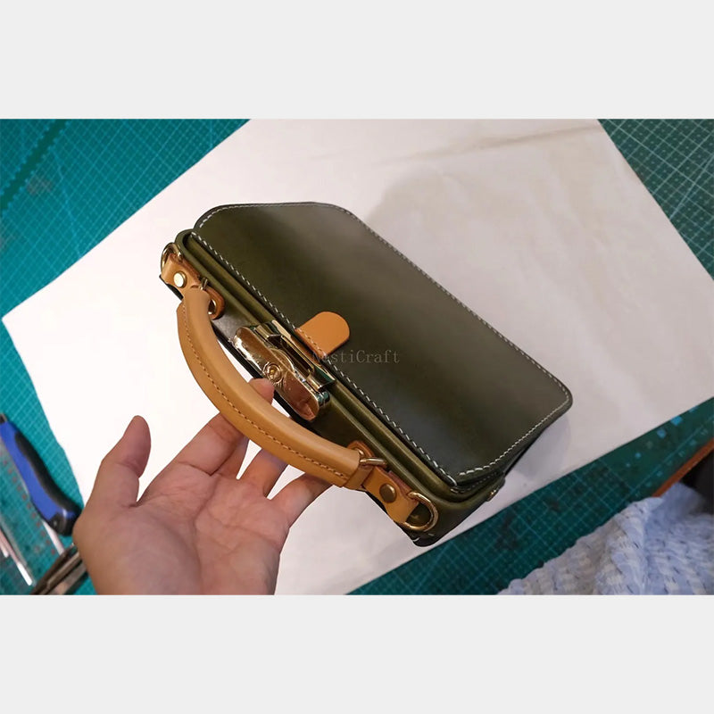 Handmade Italian Buttero Leather Dulles Bag by Nesti Craft